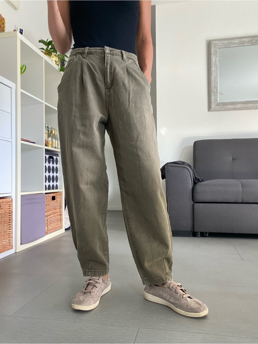 Zara High-Rise Women's Jeans in Olive Green size 6